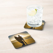 Surfer-silhouet tijdens zonsopgang bier onderzetter (Rechterzijde)