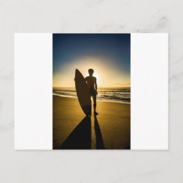 Surfer-silhouet tijdens zonsopgang briefkaart