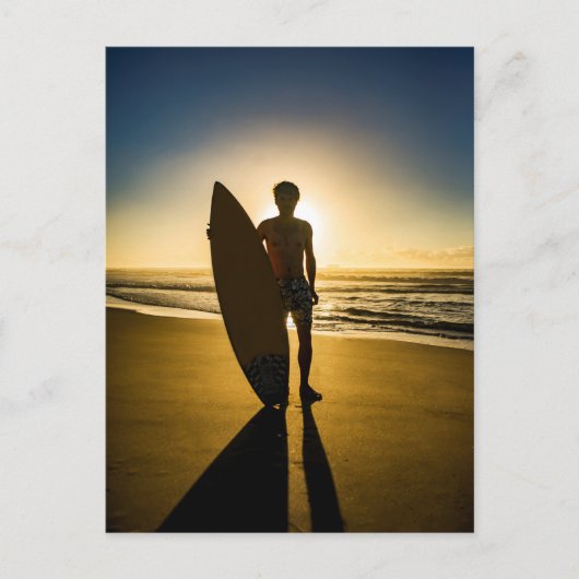 Surfer-silhouet tijdens zonsopgang briefkaart (Voorkant)
