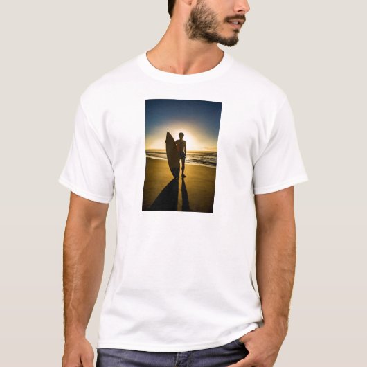 Surfer-silhouet tijdens zonsopgang t-shirt (Voorkant)