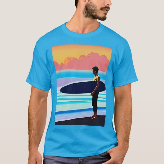 Surfer staande op een strand bij zonsondergang t-shirt (Voorkant)
