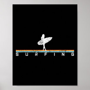 Surfer surft op surfplank vintage retro stijl poster