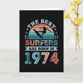 Surfers, geboren in 1974 50th Birthday surfing Gif Kaart (Gele Bloem)