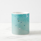 Surfers uitzicht, heldere oceaan. koffiemok (Center)