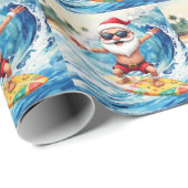 Surfing Santa is on big wave in Hawaii  Cadeaupapier (Rol Hoek)