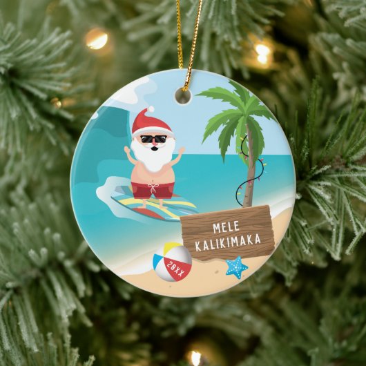 Surfing Santa Mele Kalikimaka Hawaiian Christmas Keramisch Ornament (Boom)