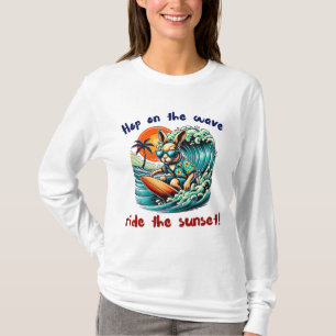 Surfkonijn met zonnebril onder de golven van de zo t-shirt