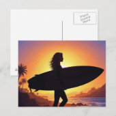 Surfmeisje op het strand briefkaart (Voorkant / Achterkant)
