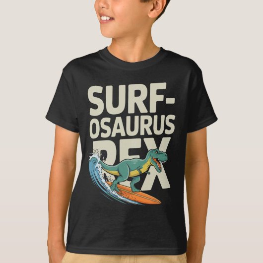 Surfosaurus Rex Grappige Surfende Dinosaurus T-shirt (Voorkant)