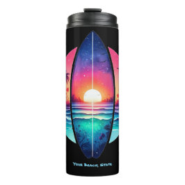 Surfplank in de zonsondergang thermosbeker