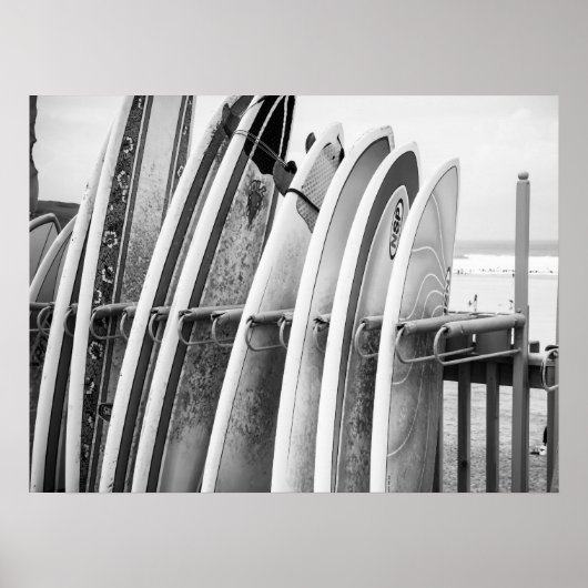 Surfplanken op Beach Rack Kustkunst Poster (Voorkant)