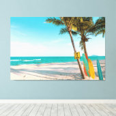 Surfplanken op strand kussen canvas afdruk (Insitu (Houten vloer))