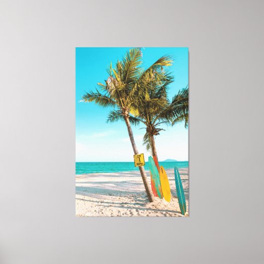 Surfplanken op strand kussen canvas afdruk (Voorkant)
