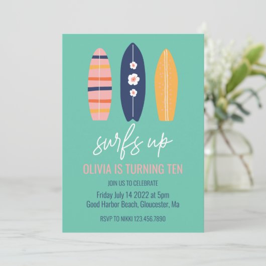 Surfred Up Girl Surfboard strand Birthday Party Kaart (Staand voorkant)