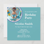 SURFT OMHOOG! SURFER KIND OP EEN TAART VERJAARDAG KAART (Achterkant)