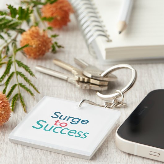 Surge to Success Sleutelhanger (Voorkant Rechts)