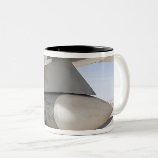 Surpluszee Phoenix-raketten Tweekleurige Koffiemok (Voorkant rechts)