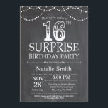 Surprise 16th Birthday Invitation Chalkboard Kaart<br><div class="desc">Verrassend 16e verjaardag Uitnodiging met Chalkboard Black en White Background. Koord lichten. Kinderen van afgelopen dag. Jongen of meisjes. Voor verdere aanpassing,  te klikken gelieve de knoop "van de Aanpassing het"en ons ontwerphulpmiddel te gebruiken om deze sjabloon te wijzigen.</div>