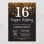 Surprise 16th Birthday Invitation Gold Glitter Kaart<br><div class="desc">Verrassend 16e verjaardag Uitnodiging met de gouden Lichten van het Koord met de Gouden Achtergrond van Glitter. Gouddag. Kinderen van afgelopen dag. Jongen of meisjes uitgenodigd. 13e 15e 16e 18e 21e 30e 40e 50e 60e 70e 90e 100e, elke leeftijd. Voor verdere aanpassing, te klikken gelieve de knoop "van de Aanpassing...</div>