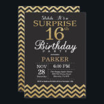 Surprise 16th Birthday Invitation Gold Glitter Kaart<br><div class="desc">Verrassend 16e verjaardag Uitnodiging met Gold Glitter Chevron. Chalkboard. Zwart en goudglitter. Kinderen van afgelopen dag. Jongen of meisjes uitgenodigd. Voor verdere aanpassing,  te klikken gelieve de knoop "van de Aanpassing het"en ons ontwerphulpmiddel te gebruiken om deze sjabloon te wijzigen.</div>