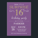 Surprise 16th Birthday Invitation Paars and Gold Kaart<br><div class="desc">Verrassend 16e verjaardag Uitnodiging met een rode en Paarse achtergrond. Chalkboard. Kinderen van afgelopen dag. Jongen of meisjes Lady Teen Teenage Bday Invite. Elke leeftijd. Voor verdere aanpassing,  te klikken gelieve de knoop "van de Aanpassing het"en ons ontwerphulpmiddel te gebruiken om deze sjabloon te wijzigen.</div>