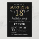 Surprise 18th Birthday Invitation Black and Gold Kaart<br><div class="desc">Verrassend 18e verjaardag Uitnodiging met zwarte en gouden achtergrond. Chalkboard. Volwassen verjaardag. Mannen of vrouwen uitgenodigd. Elke leeftijd. Voor verdere aanpassing,  te klikken gelieve de knoop "van de Aanpassing het"en ons ontwerphulpmiddel te gebruiken om deze sjabloon te wijzigen.</div>