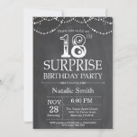 Surprise 18th Birthday Invitation Chalkboard Kaart<br><div class="desc">Verrassend 18e verjaardag Uitnodiging met Chalkboard Black en White Background. Koord lichten. Volwassen verjaardag. Mannelijke Mannen of vrouwen: Birthday. Voor verdere aanpassing,  te klikken gelieve de knoop "van de Aanpassing het"en ons ontwerphulpmiddel te gebruiken om deze sjabloon te wijzigen.</div>