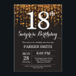 Surprise 18th Birthday Invitation Gold Glitter Kaart<br><div class="desc">Verrassend 18e Uitnodiging van de Dagen met de gouden Lichten van het Koord met de Gouden Achtergrond van Glitter. Gouddag. Volwassen verjaardag. Mannen of vrouwen uitgenodigd. 13e 15e 16e 18e 21e 30e 40e 50e 60e 70e 90e 100e, elke leeftijd. Voor verdere aanpassing, te klikken gelieve de knoop "van de Aanpassing...</div>