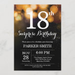 Surprise 18th Birthday Invitation Gold Glitter Kaart<br><div class="desc">Verrassend 18e Uitnodiging van de Dagen met de gouden Lichten van het Koord met de Gouden Achtergrond van Glitter. Gouddag. Volwassen verjaardag. Mannen of vrouwen uitgenodigd. 13e 15e 16e 18e 21e 30e 40e 50e 60e 70e 90e 100e, elke leeftijd. Voor verdere aanpassing, te klikken gelieve de knoop "van de Aanpassing...</div>