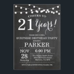 Surprise 21st Birthday Invitation Chalkboard Kaart<br><div class="desc">Verrassend 21st de Achtergrond van het Chalkboard van de Uitnodiging van de Dag van de Woensdag met de Lichten van het Koord. Zwart-wit. 13e 15e 16e 18e 21e 30e 40e 50e 60e 70e 90e 100e, elke leeftijd. Volwassen verjaardag. Vrouw of Man Man Birthday Party. Voor verdere aanpassing, te klikken gelieve...</div>