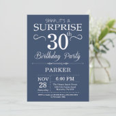 Surprise 30th Birthday Invitation Blue and White Kaart (Staand voorkant)
