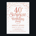 Surprise 40th Birthday Party - Roos Gold & White Kaart<br><div class="desc">Verrassing 40e verjaardag feestuitnodiging. Elegant design in wit en faux glitter roos goud. Beschikt over stijlvol scriptlettertype en confetti. Stuur me een bericht als je aangepaste leeftijd nodig hebt.</div>
