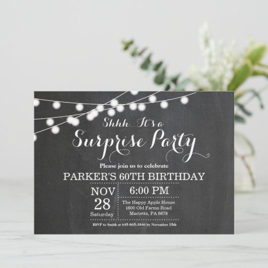 Surprise 60th Birthday Invitation Chalkboard Kaart (Staand voorkant)