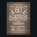 Surprise 60th Birthday Invitation Rustic Wood Kaart<br><div class="desc">Verrassend 60th Birthday Invitation Rustic Wood Background 15e 16e 18e 21e 21e 30e 40e 60e 70e 90e 100e,  elke leeftijd. Volwassen verjaardag. Man Male Birthday Party. Voor verdere aanpassing,  te klikken gelieve de knoop "van de Aanpassing het"en ons ontwerphulpmiddel te gebruiken om deze sjabloon te wijzigen.</div>