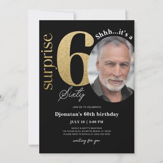 Surprise 60th Black Gold Birthday Invitation Foto Kaart (Voorkant)