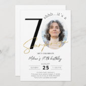Surprise 70th Birthday Gold Photo Invitation Kaart (Voorkant / Achterkant)