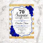 Surprise 70th Birthday - Gold White Royal Blue Kaart<br><div class="desc">Verrassend 70e uitnodiging op de verjaardag. Feminine wit,  koninklijk blauw ontwerp met faux glitter Gold. Met bijvoegsels,  blauw roos,  scriptlettertype en confetti. Ideaal voor een elegant verjaardagsfeestje. Kan op elke leeftijd aan het show worden aangepast. Bericht me als u verdere aanpassing nodig hebt.</div>