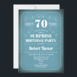 Surprise 70th Birthday Invitation - Blue White Kaart<br><div class="desc">Verrassend 70e verjaardag uitnodiging voor mannen of vrouwen. Elegant nodigt kaart in lichtblauw met retro typografie manuscriptdoopvont uit. Cheers tot 70 jaar! Kan op elke leeftijd worden aangepast. Ideaal voor een mijlpaal op de dag van de volwassen dag.</div>