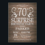 Surprise 70th Birthday Invitation Rustic Wood Kaart<br><div class="desc">Verrassend 70e verjaardag Uitnodiging Rustic Wood Achtergrond. 15e 16e 18e 21e 21e 30e 40e 60e 70e 90e 100e,  elke leeftijd. Volwassen verjaardag. Man Male Birthday Party. Voor verdere aanpassing,  te klikken gelieve de knoop "van de Aanpassing het"en ons ontwerphulpmiddel te gebruiken om deze sjabloon te wijzigen.</div>