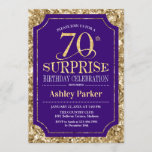 Surprise 70th Birthday Party - Gold Paars Kaart<br><div class="desc">Verrassing 70e verjaardag viering uitnodiging. Elegant stijlvol ontwerp in royal paarse en faux glitter gouden patroon. Beschikt over een elegant scriptlettertype. Stuur me een bericht als je verder moet worden aangepast.</div>