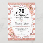 Surprise 70th Birthday - Roos Goud Wit Roze Kaart<br><div class="desc">Verrassing 70e verjaardag uitnodiging. Vrouwelijk wit,  blush roze ontwerp met faux glitter roos goud. Met strepen,  roze rozen,  script lettertype en confetti. Perfect voor een elegant verjaardagsfeestje. Kan worden gepersonaliseerd om elke leeftijd te shows. Stuur me een bericht als je verder moet worden aangepast.</div>