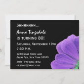 SURPRISE 80th Birthday Black en Paarse Petals 05 Kaart (Achterkant)