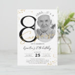 Surprise 80th Birthday Gold Photo Invitation Kaart<br><div class="desc">Verrassend 80th Birthday Gold Photo Invitation maakt deel uit van het collectie van de Birthday Invitations. Dit product is voorzien van aanpasbare foto's met gouden glitter sparkles. Klaar met decoratieve lettertypen. Bekijk meer overeenkomende producten in onze winkel.</div>