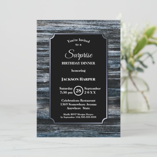 Surprise Birthday Dinner Wood Party Uitnodiging (Staand voorkant)