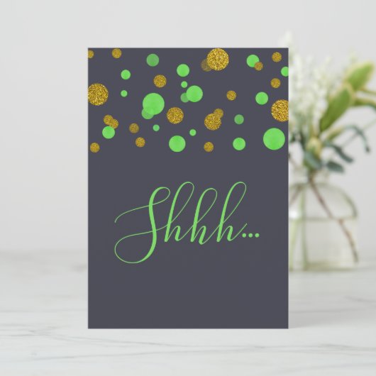 Surprise Birthday Party green and gold confetti Kaart (Staand voorkant)
