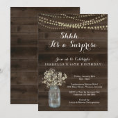 Surprise Birthday Party Invitation - Rustisch hout Kaart (Voorkant / Achterkant)