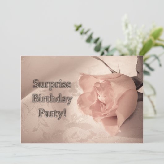 Surprise Birthday party-uitnodiging Kaart (Staand voorkant)