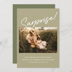 Surprise Modern Sage Green Verloving Foto Save The Date