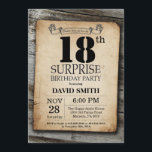 Surprise Rustic 18th Birthday Invitation Vintage Kaart<br><div class="desc">Verrassend Rustic 18th Birthday Invitation with Rustic Wood Background. Retroland. Volwassen verjaardag. Mannelijke Mannen of vrouwen: Birthday. Kinder jongen of meisje Lady Teen Teenage Bday Invite. 13e 15e 16e 18e 21e 30e 40e 50e 60e 70e 80e 90e 100e. Elke leeftijd. Voor verdere aanpassing, te klikken gelieve de knoop "van de...</div>