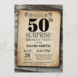 Surprise Rustic 50th Birthday Invitation  Kaart<br><div class="desc">Verrassend Rustic 50th Birthday Invitation with Rustic Wood Background. Retroland. Volwassen verjaardag. Mannelijke Mannen of vrouwen: Birthday. Kinder jongen of meisje Lady Teen Teenage Bday Invite. 13e 15e 16e 18e 21e 30e 40e 50e 60e 70e 80e 90e 100e. Elke leeftijd. Voor verdere aanpassing, te klikken gelieve de knoop "van de...</div>